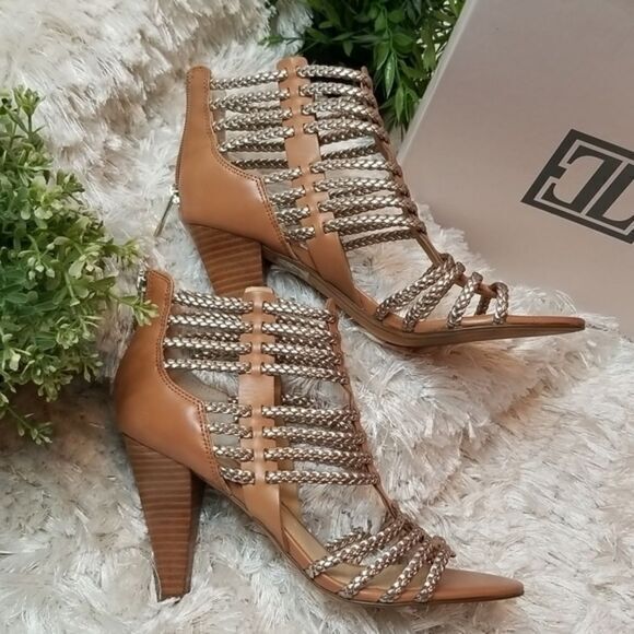 Ivanka Trump Sandals 8 1/2‎ - Picture 1 of 17